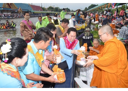2020–10-05 曼谷「水上化缘节」 传承佛教文化